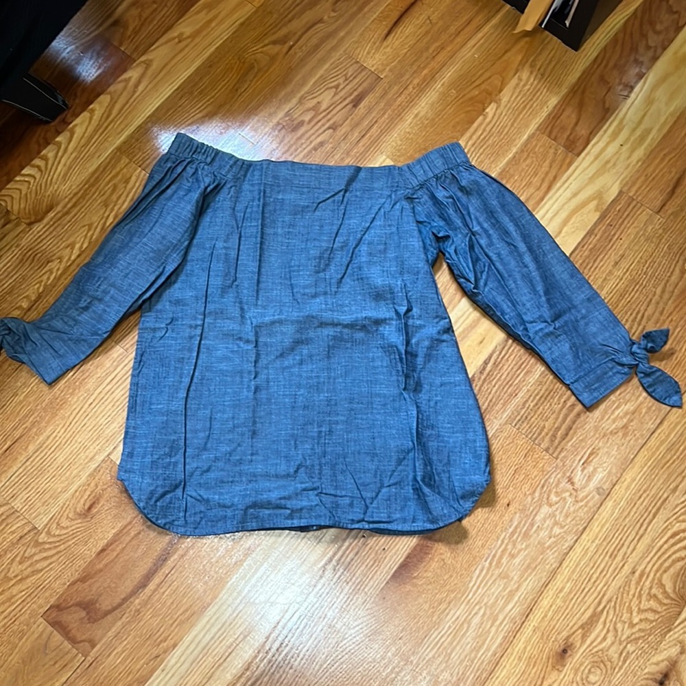 Banana Republic off the shoulder top